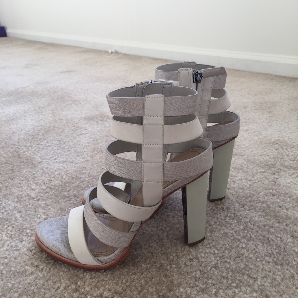 BCBGMAXAZRIA Luke sandals heels 7 - Picture 2 of 6